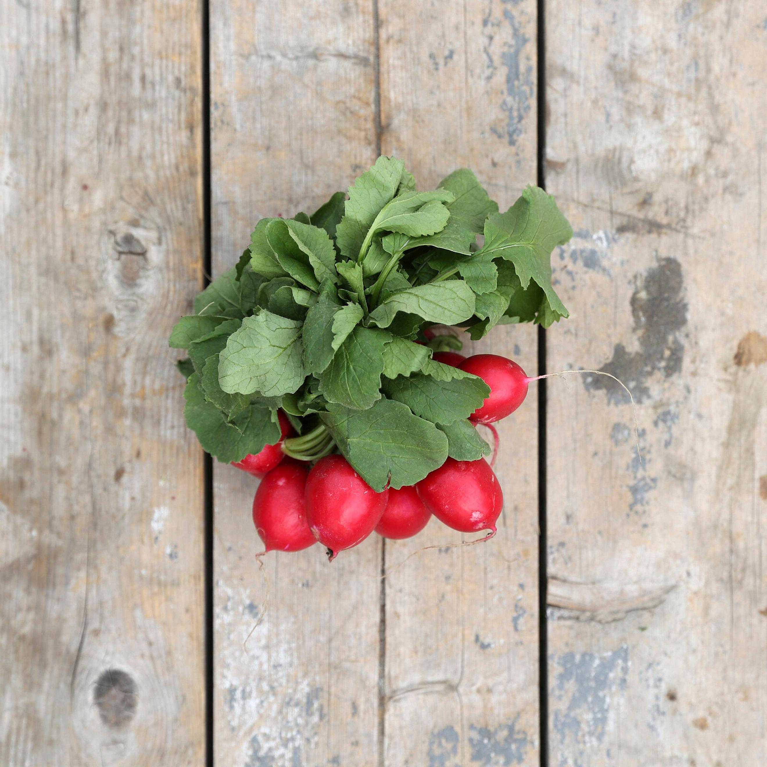 Organic Radish Bunch – Crisp, Peppery & Grown in Hambledon by Hampshire Market Garden